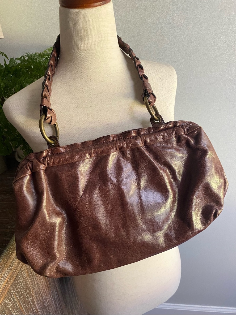 Vtg HOBO Distressed Brown Leather Womens Braided Strap Magnetic Shoulder Bag